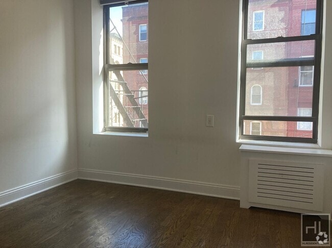 Building Photo - 151 Mott St