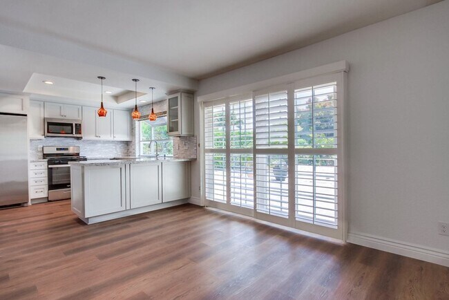 Building Photo - Single Story Oceanside Home Available July...