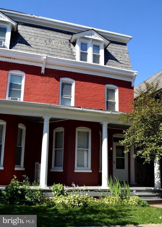 Building Photo - 105 E North Ave