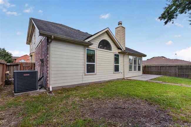 Building Photo - 23827 Spring Dane Dr