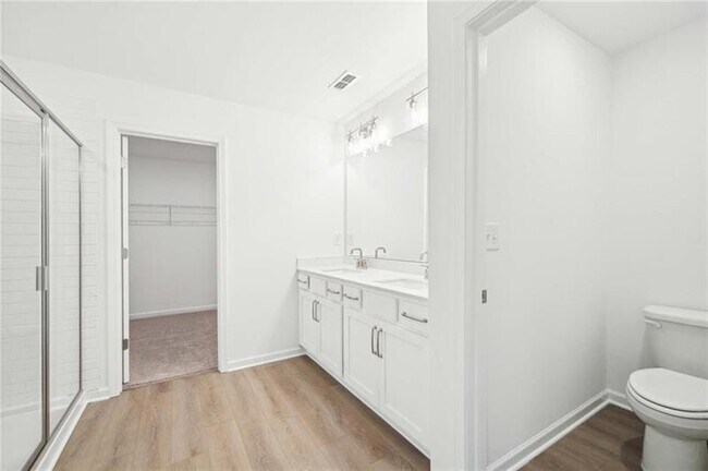 Building Photo - 320 Silverleaf Trl