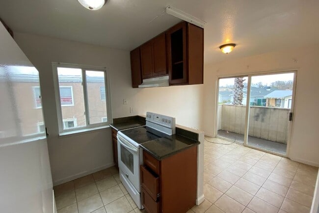Building Photo - 5644 Odea Dr