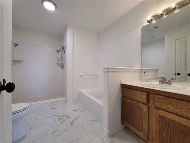 Building Photo - 208 Newcastle Dr