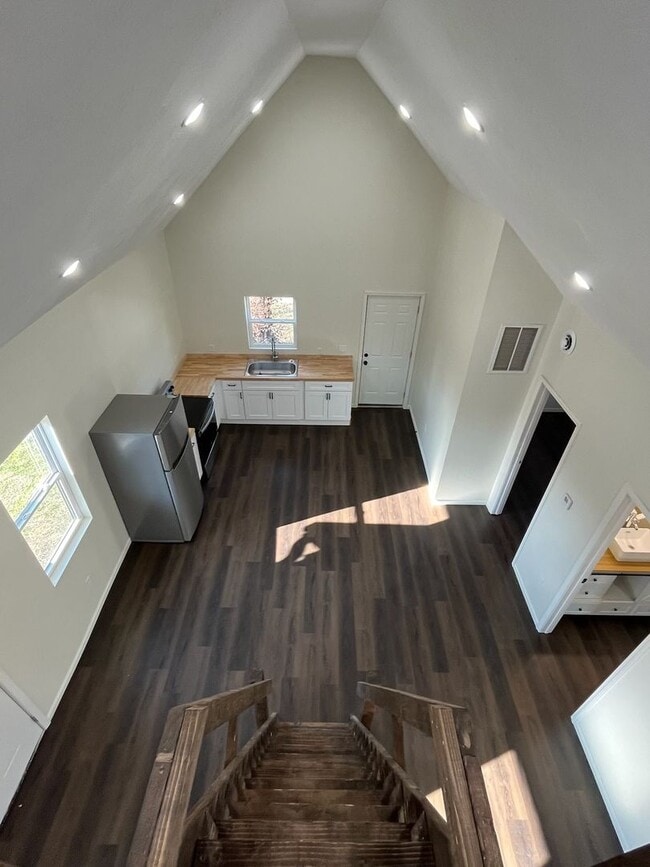 Building Photo - 2+ BEDROOM 1 BATHROOM HOUSE FOR RENT