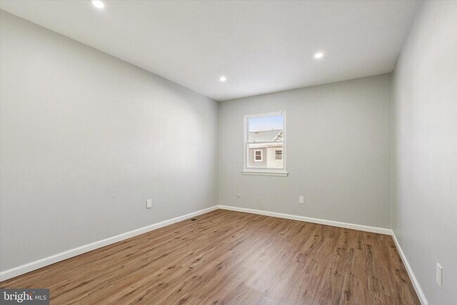 Building Photo - 1375 Abbey Way