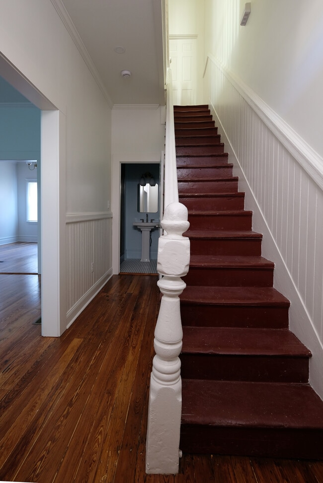 Building Photo - Renovated Historic Home