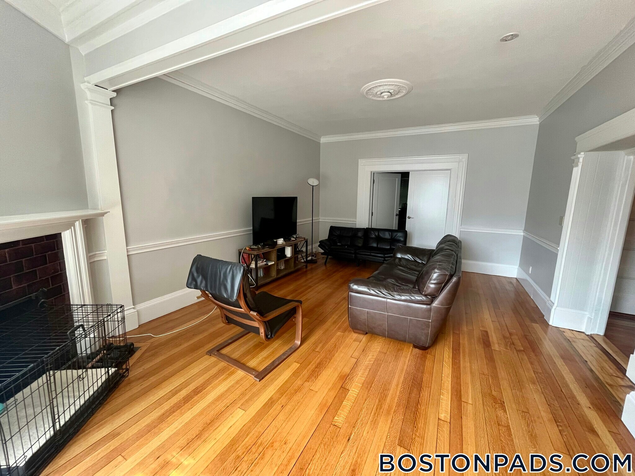 Building Photo - 917 Beacon St