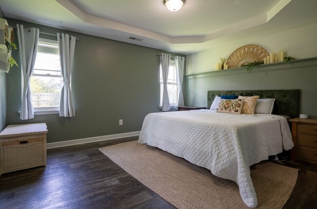 Building Photo - 3 Bedroom, 2 bath beautiful home - Bridgeport Community Sneads Ferry