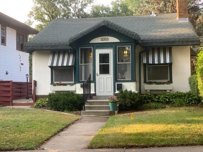 Primary Photo - 2055 Fairmount Ave