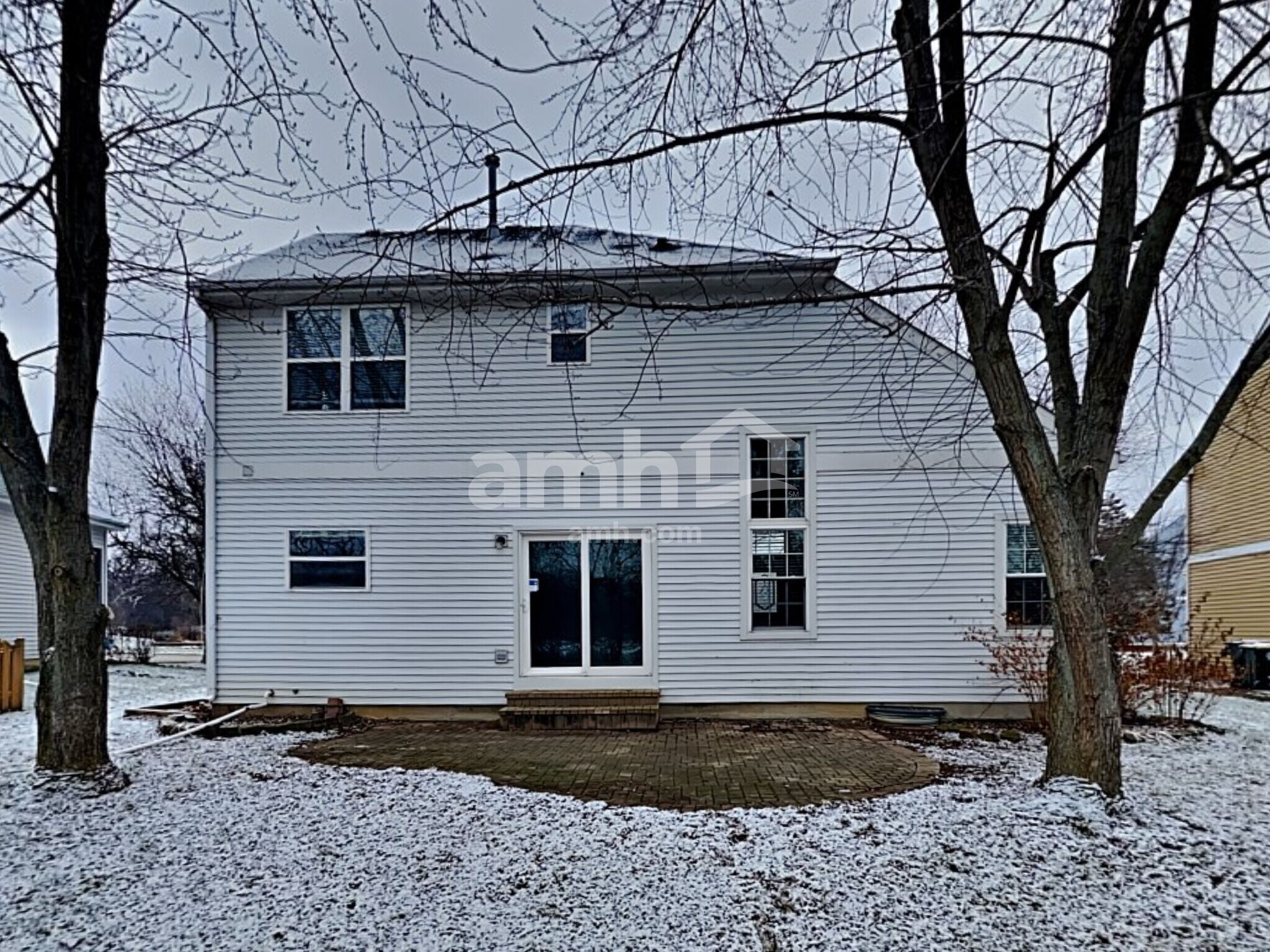 Building Photo - 230 School Dr