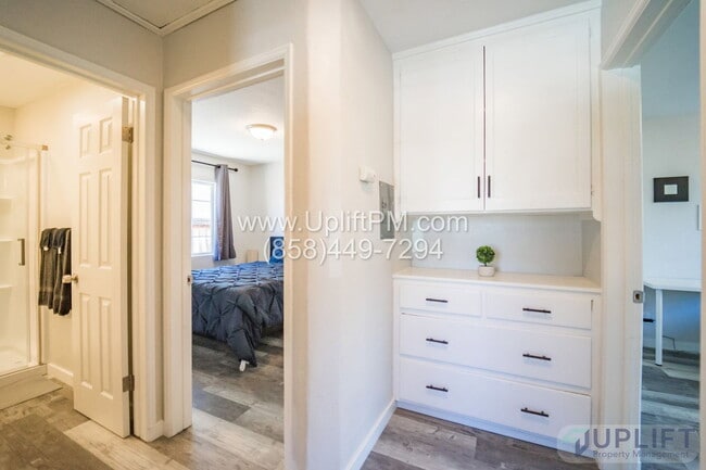 Building Photo - 4237 Swift Ave