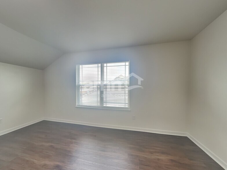 Building Photo - 137 Caledonia Dr