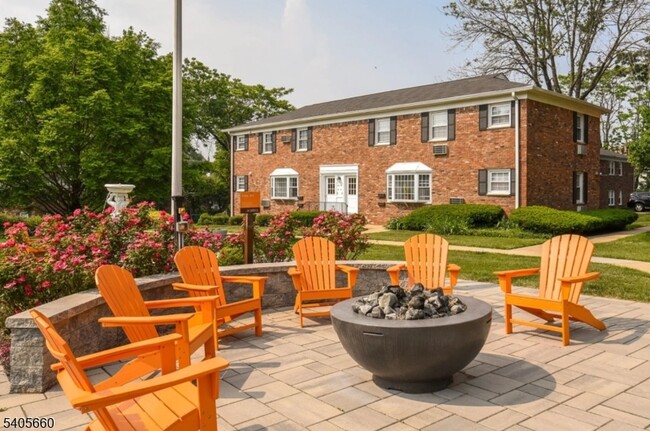 Building Photo - 26 Locust Dr