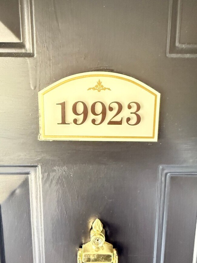 Building Photo - Renovated Cornelius Condo | Two Covered Balconies | Walk to Downtown & Antiquity | Lake Norman Area