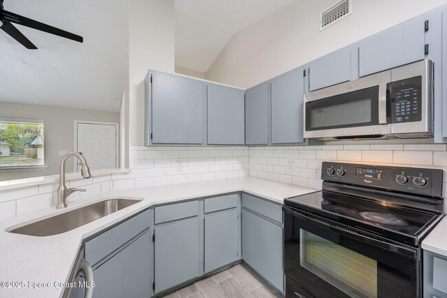 Building Photo - 1474 Lombard St NW