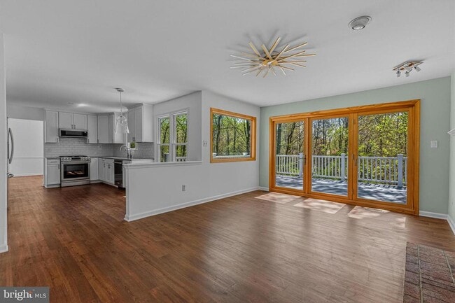 Building Photo - 1646 Stowe Rd