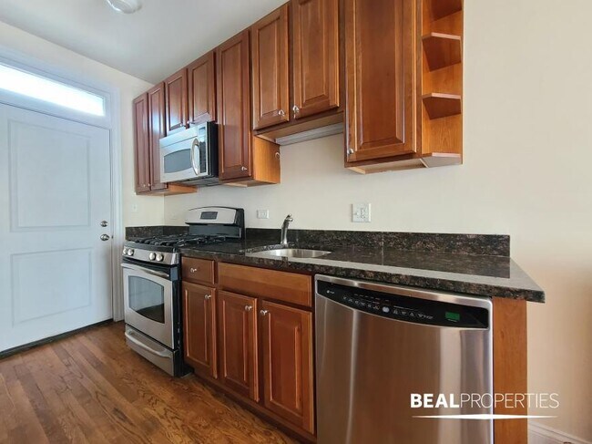 Building Photo - 1 bedroom in CHICAGO IL 60613