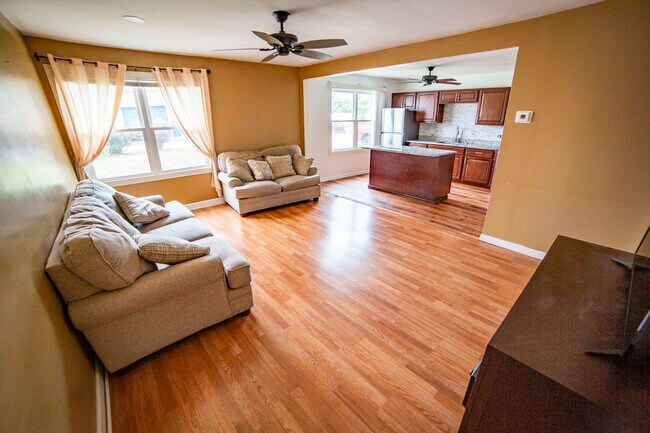 Building Photo - 4572 Rumsey Ave