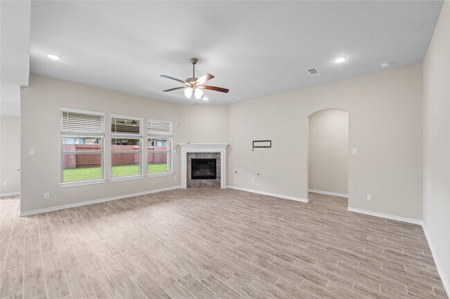 Building Photo - 25119 Sundance Park Ln