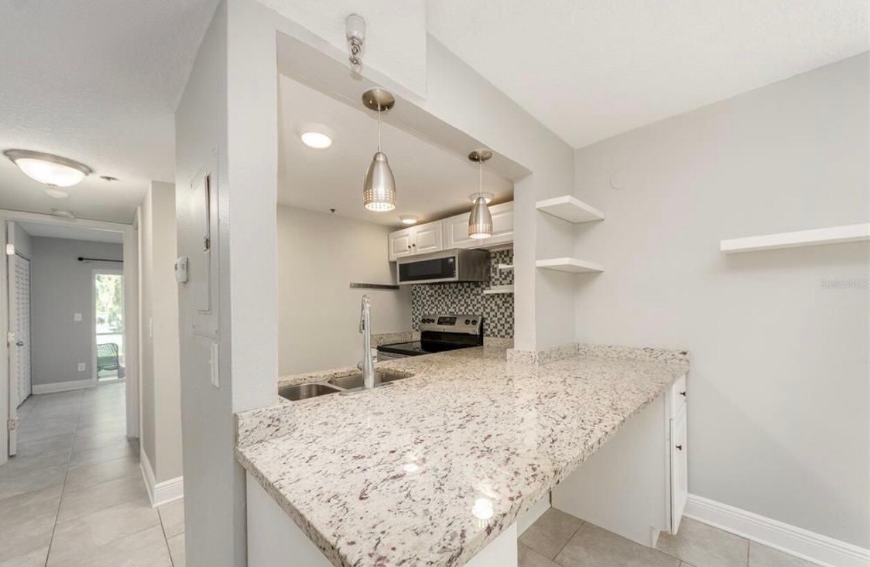 Building Photo - 7246 E Bank Dr