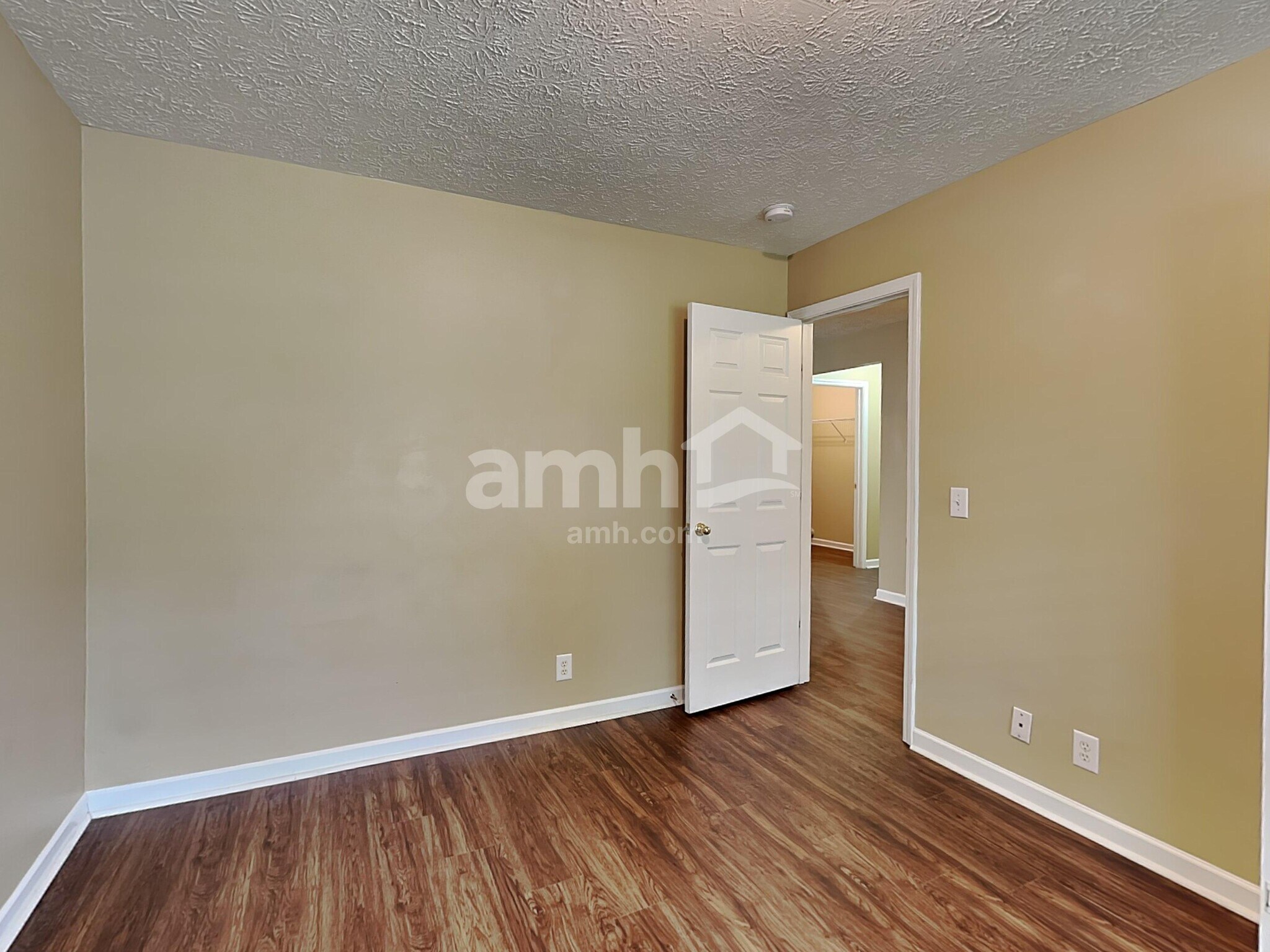 Building Photo - 3173 Hidden Creek Dr