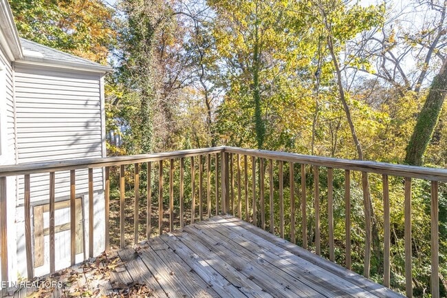 Building Photo - 602 Lookout Ct SE