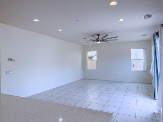 Building Photo - 529 Tiber River Way