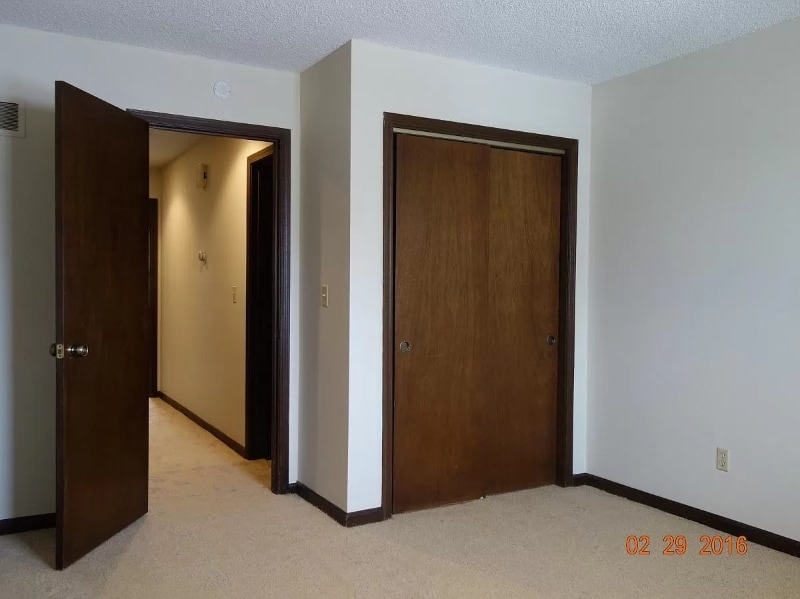 Building Photo - 16109 W 141st Terrace