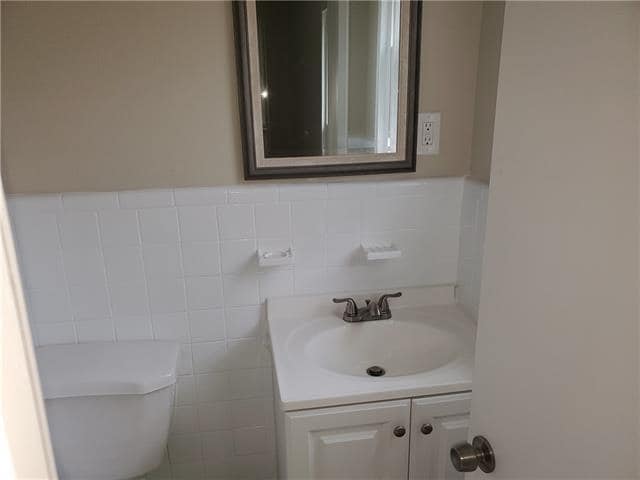 Building Photo - 2728 Oates Dr