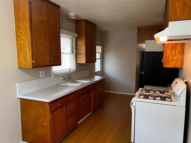 Building Photo - 1 Bedroom 1 Bath Ground Floor Apartment fo...