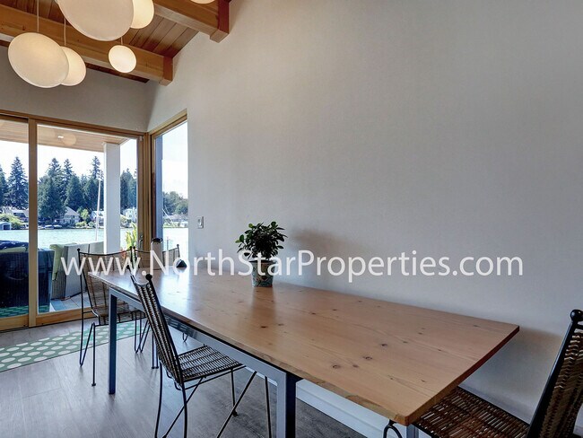 Building Photo - Truly Amazing and Rare Furnished Lake Oswego Cabana.