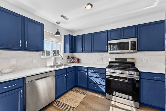 Building Photo - 129 S Curtis St