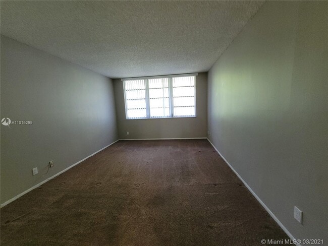 Building Photo - 4261 W Palm Aire Dr