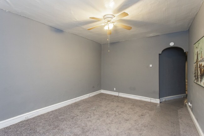 Building Photo - 6253 N Broad St