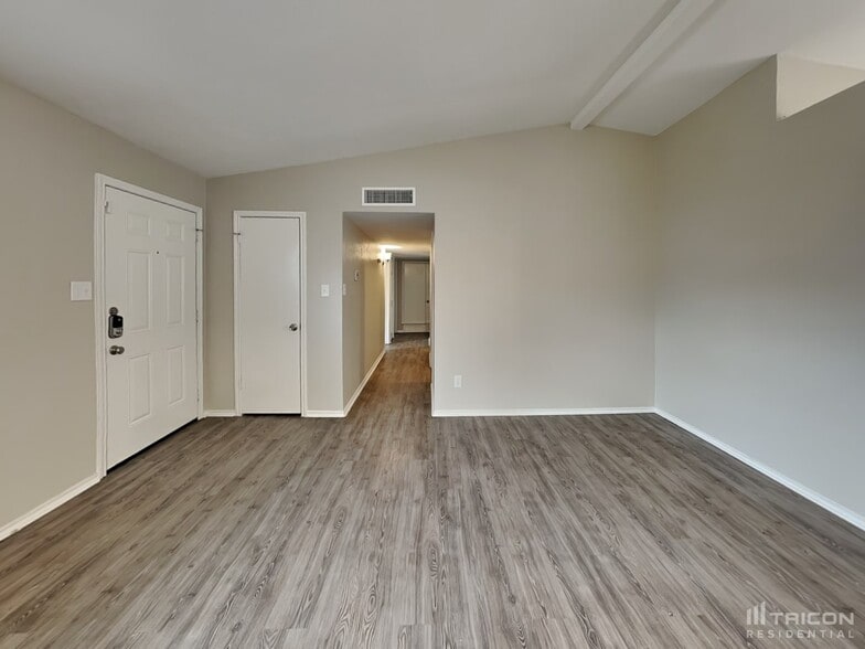 Building Photo - 7940 Bermejo Rd