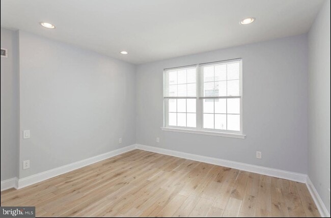 Building Photo - 1322 S Bancroft St