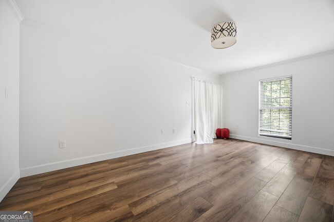 Building Photo - 23117 Plantation Dr NE