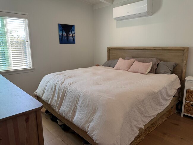 Building Photo - 544 8th St