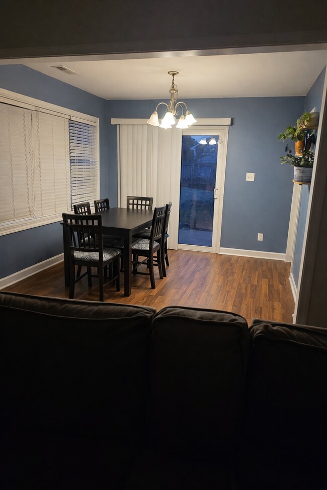 Building Photo - 108 Cherry Grove Dr