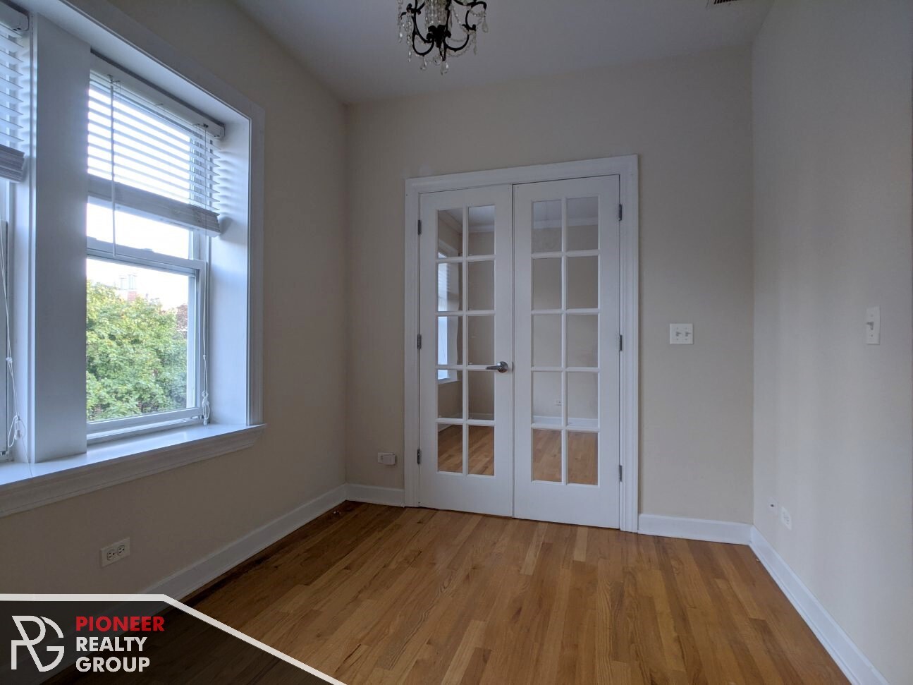 Building Photo - 3240 N Clifton Ave