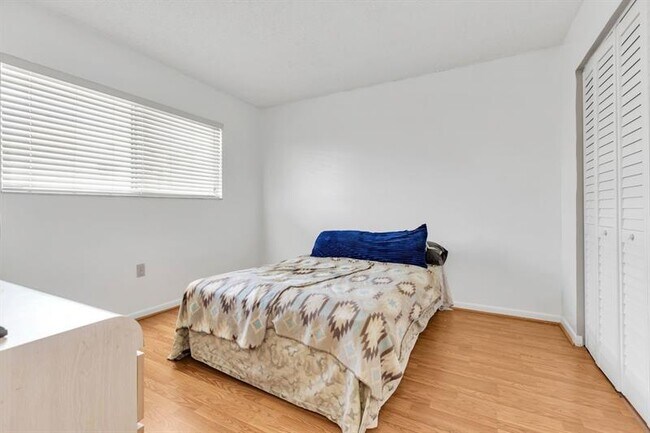 Building Photo - 6850 Royal Palm Blvd