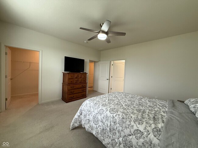 Building Photo - 4879 Larkspur Dr