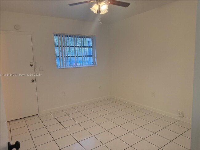 Building Photo - 8370 SW 65th Ave