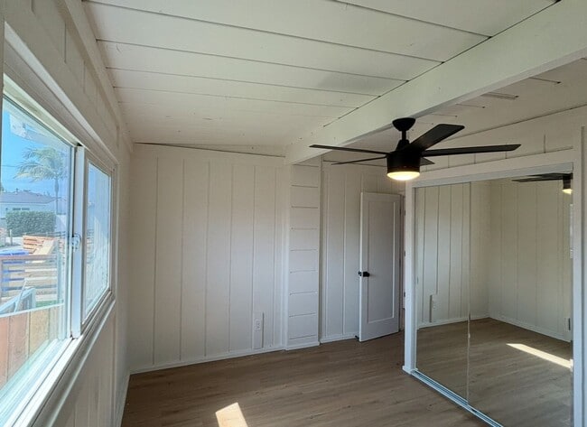 Building Photo - 2 bed 1 bath Duplex for Rent in Imperial Beach