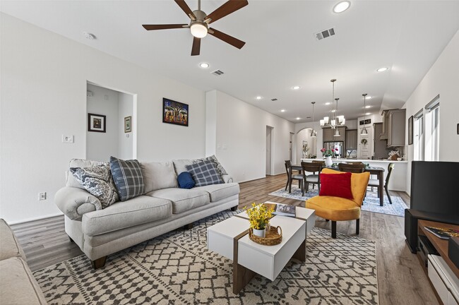 Building Photo - 2703 Tanager Trace