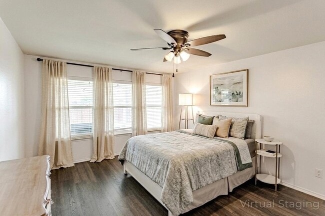 Building Photo - 2048 Lake Trail Dr