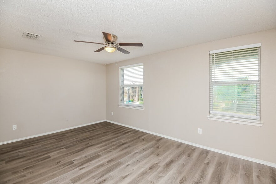 Building Photo - 1429 Blazing Star Trail