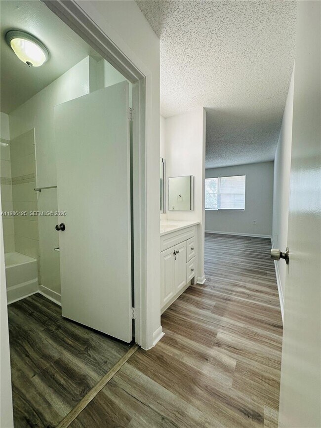 Building Photo - 8102 SW 21st Ct