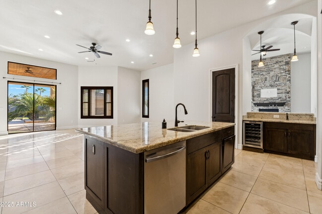 Building Photo - 11407 E Bellflower Ct