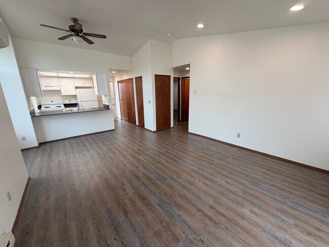 Building Photo - 5691 Eagle Pkwy